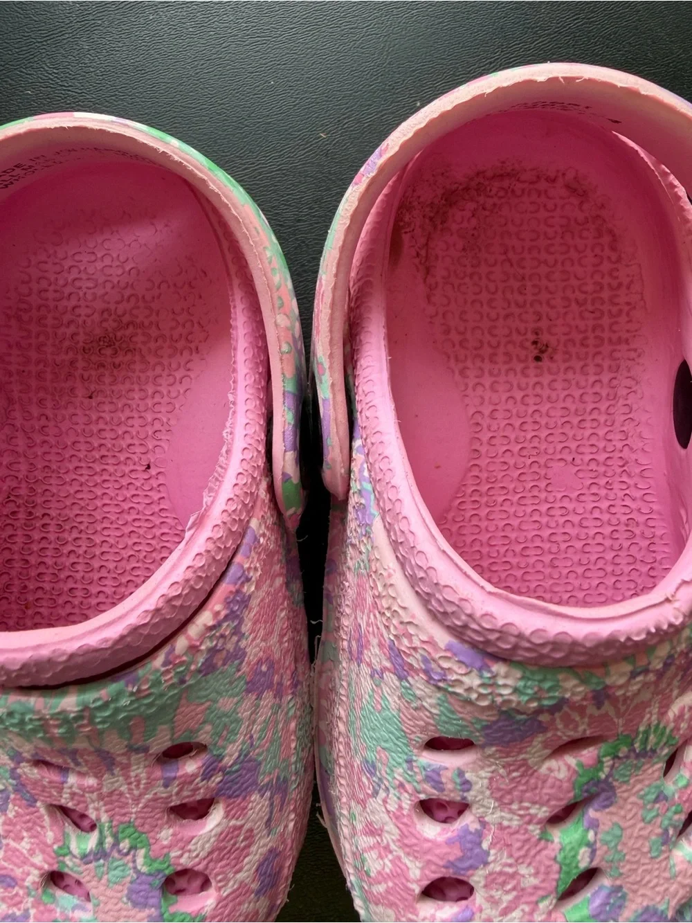 ⭐️ Kids Pink Tie-Dye Comfort Clogs
